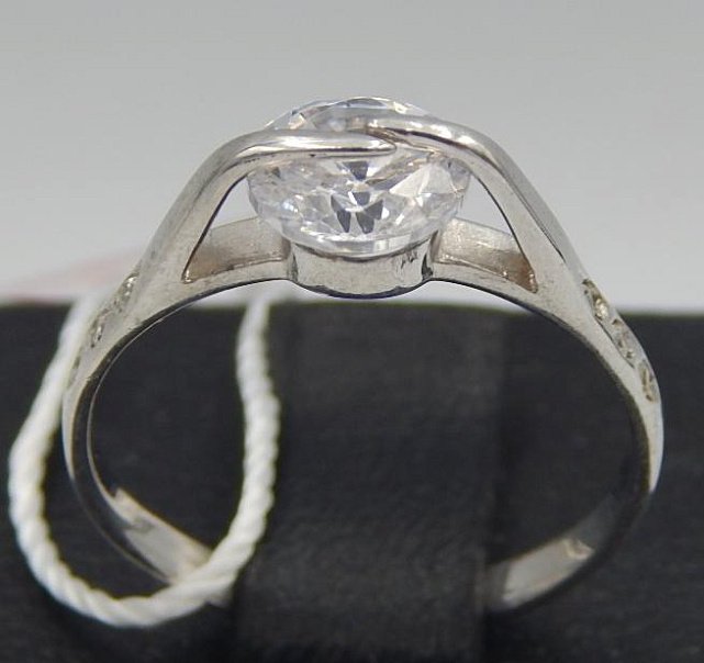 Серебряное кольцо с цирконием (28352456) 0
