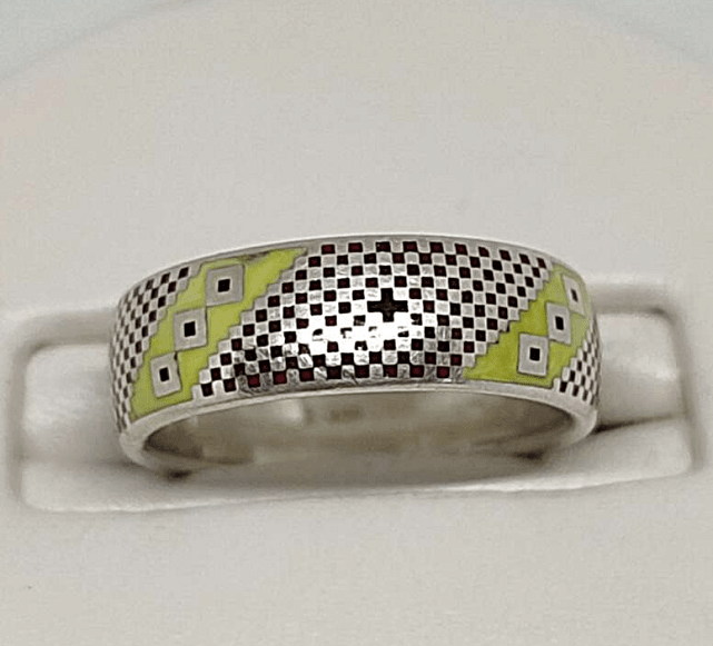 Серебряное кольцо с эмалью (33476227) 0