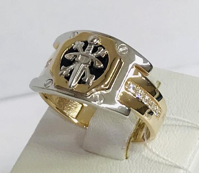Перстень из красного и белого золота с ониксом и цирконием (30441772) 0