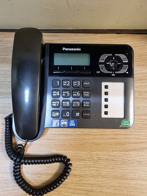 Телефон Panasonic KX-TG6461UA 2