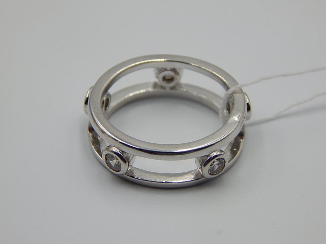 Серебряное кольцо с цирконием (32997132) 1