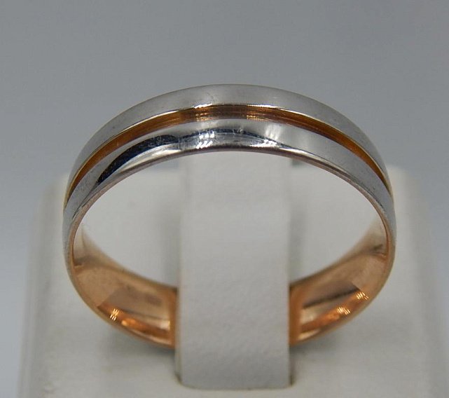 Обручальное кольцо из красного и белого золота (29361569)  0
