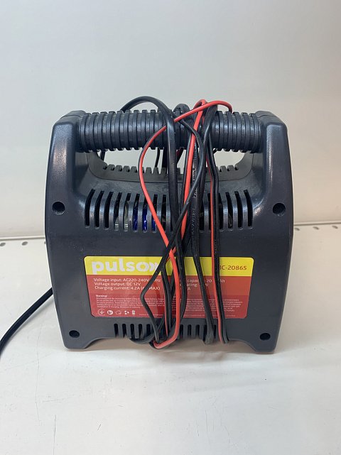 Зарядное устройство Pulso BC-20865 1