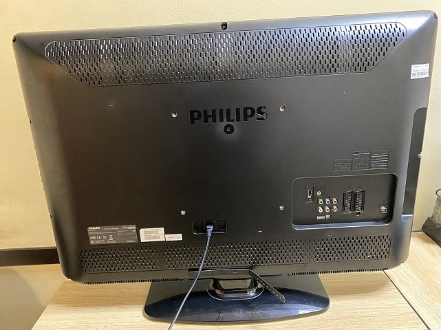 Телевізор Philips 32PFL3404/12 6