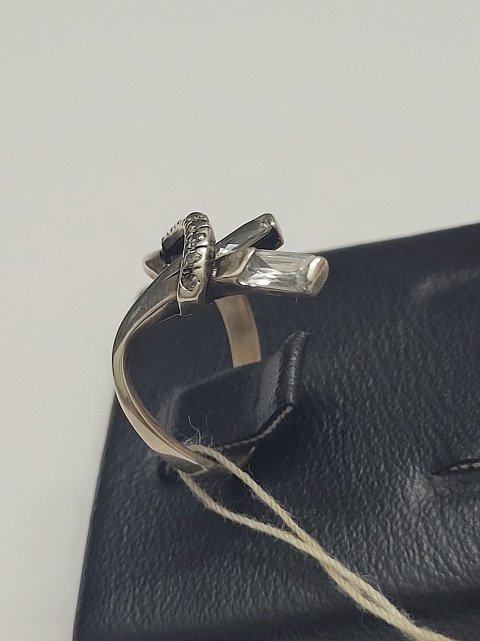 Серебряное кольцо с цирконием (30509654) 2