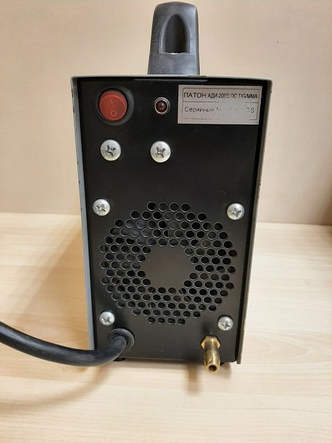 Сварочный инверторный аппарат Патон АДИ-200S 2