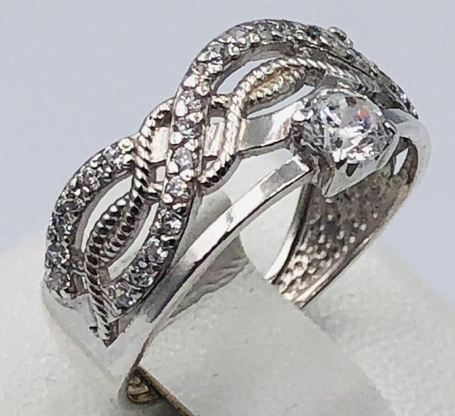 Серебряное кольцо с цирконием (33720401) 0