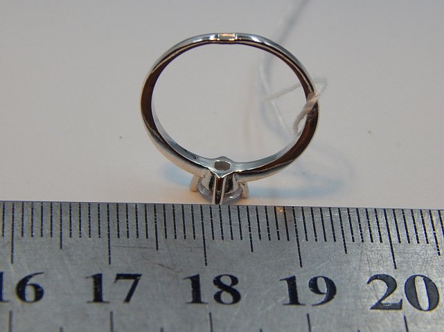 Серебряное кольцо с цирконием (30537010) 1