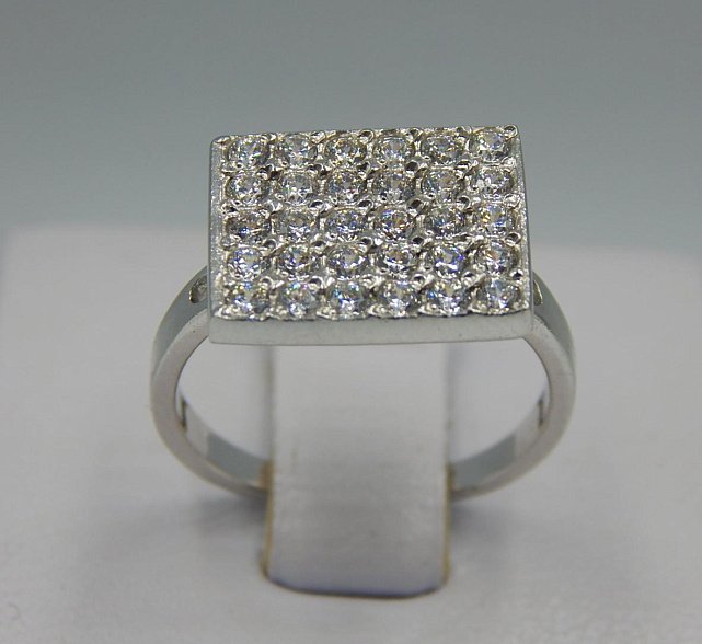 Серебряное кольцо с цирконием (33454301) 0