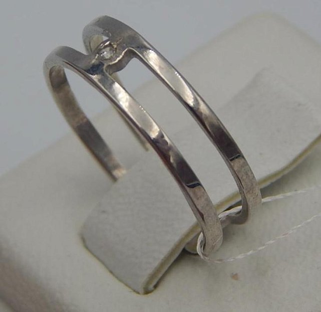 Серебряное кольцо с цирконием (30513440) 1