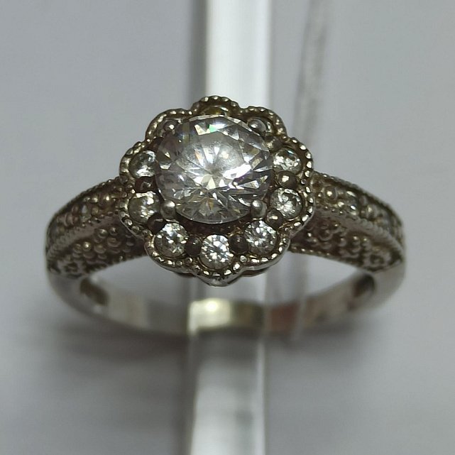 Серебряное кольцо с цирконием (33958336) 0