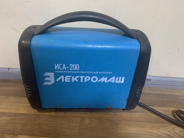 Сварочный инвертор Электромаш ИСА-200 1