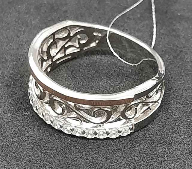 Серебряное кольцо с цирконием (31299356) 0