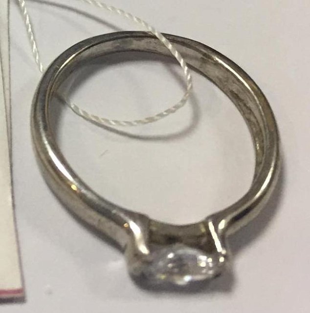 Серебряное кольцо с цирконием (30521608) 1
