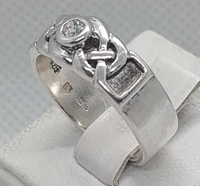 Серебряное кольцо с цирконием (30196030) 4