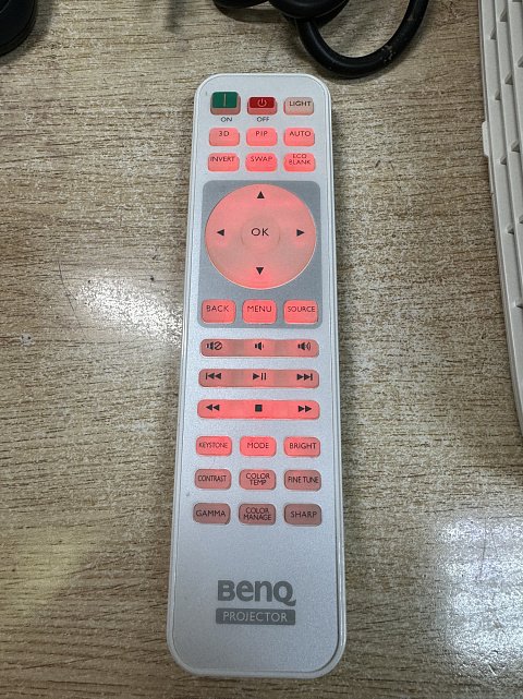Мультимедійний проектор BenQ W1090 7