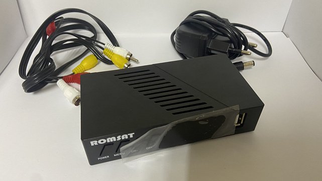 ТВ-тюнер Romsat T8008HD 0