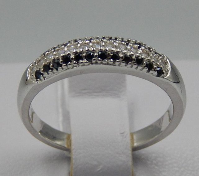 Серебряное кольцо с цирконием (32412719) 0