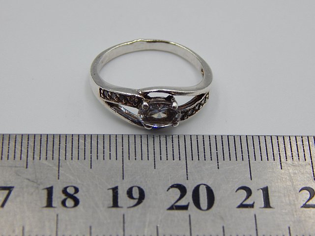 Серебряное кольцо с цирконием (31098158) 1