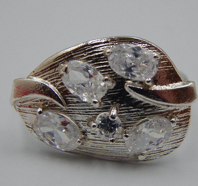 Серебряное кольцо с цирконием (30500270) 2
