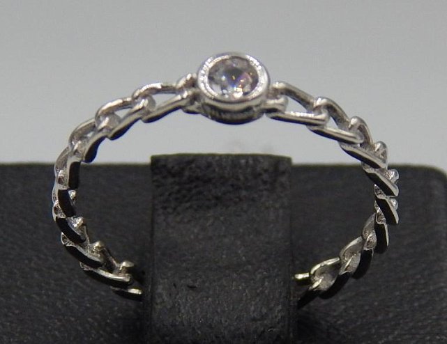 Серебряное кольцо с цирконием (31385214) 0