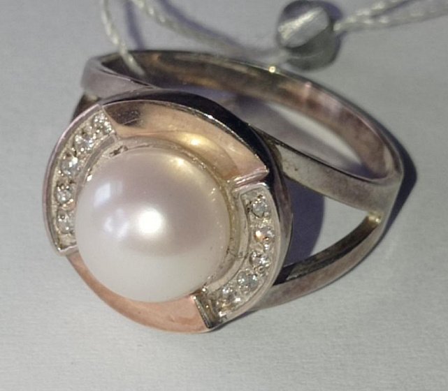 Серебряное кольцо с золотой вставкой, жемчугом и цирконием (12707143) 0