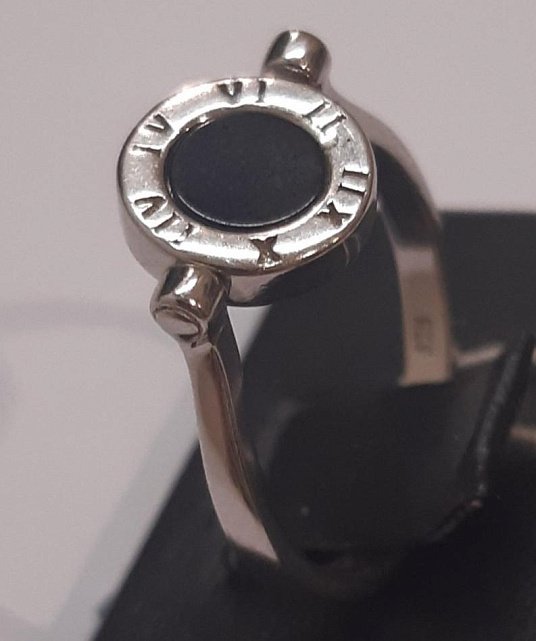 Серебряное кольцо с ониксом и цирконием (28714594) 1