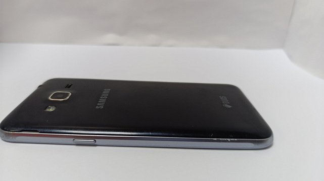 Samsung Galaxy J3 2016 Black (SM-J320HZKD) 1/8Gb 5