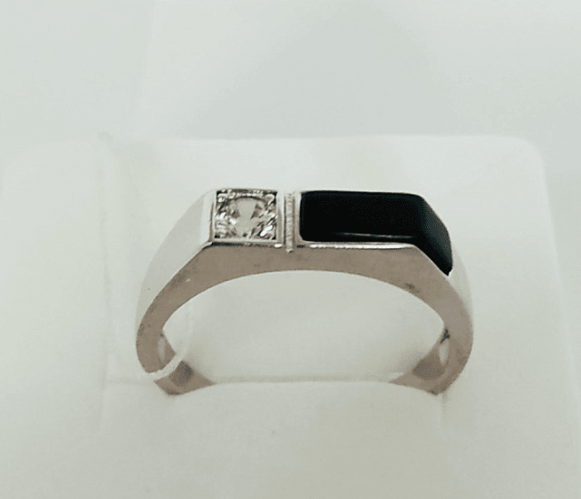 Серебряный перстень с ониксом и цирконием (30775220) 0