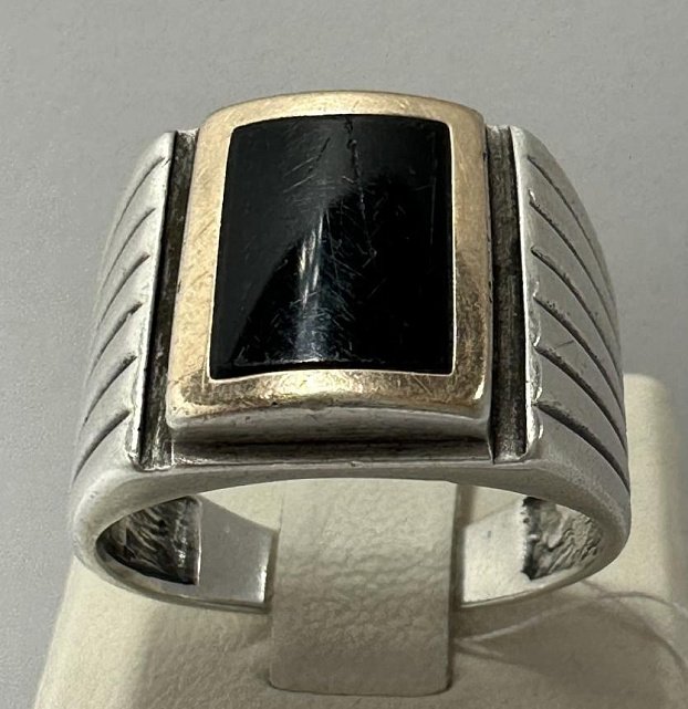 Срібний перстень з позолотою та оніксом (33597338) 0