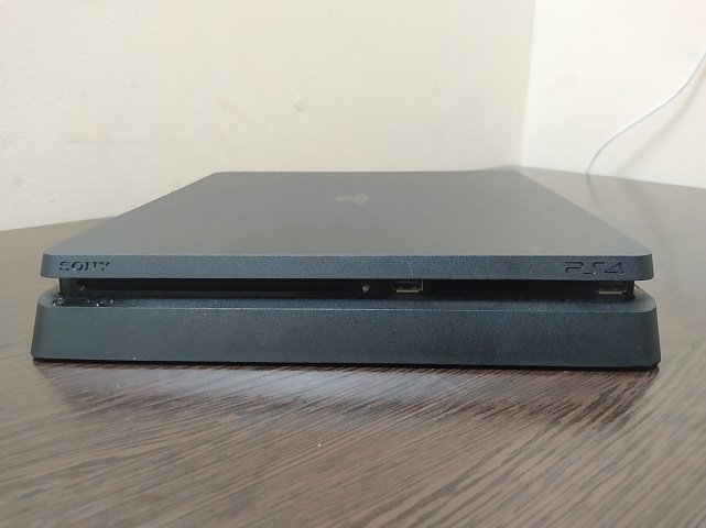 Ігрова приставка Sony PlayStation 4 Slim 500GB 1