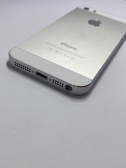 Apple iPhone 5S 16Gb Silver (ME433) 3