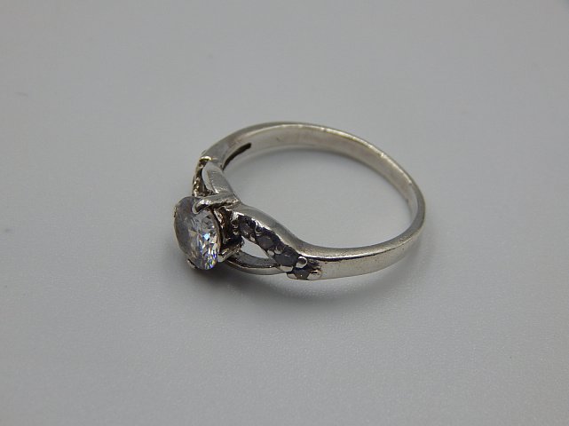 Серебряное кольцо с цирконием (31302585) 2