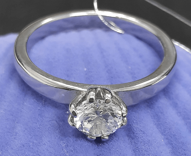 Серебряное кольцо с цирконием (31277668) 0
