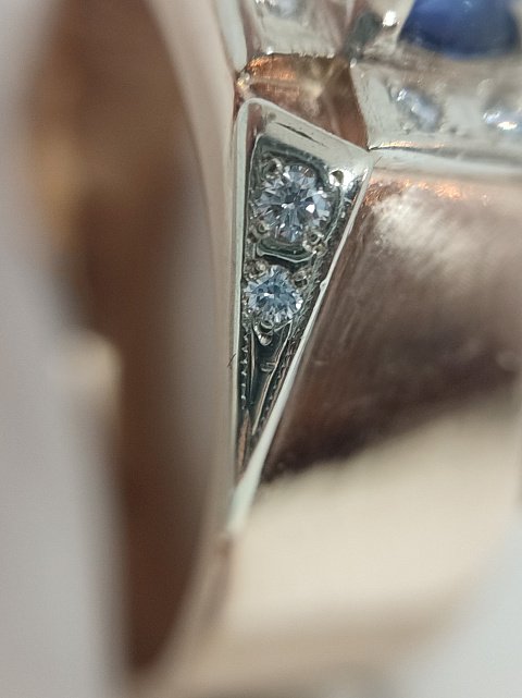 Перстень із червоного та білого золота з сапфіром та діамантом (-ми) (31182980) 4