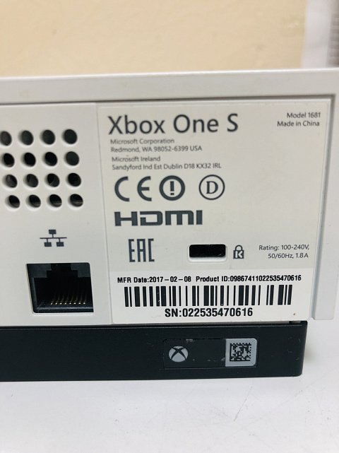 Ігрова приставка Microsoft Xbox One S 500GB 3