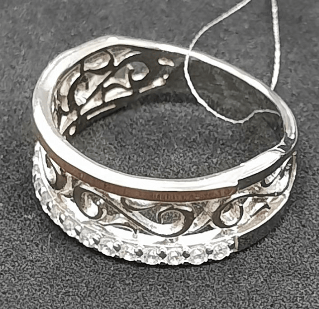 Серебряное кольцо с цирконием (31299360) 0