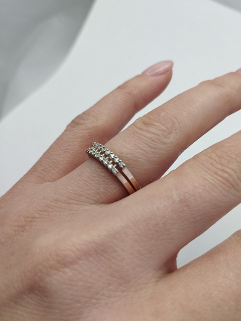 Серебряное кольцо с золотыми пластинами и цирконием (33409368) 1