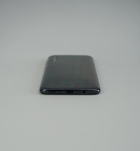 Samsung Galaxy A70 (SM-A705F) 6/128Gb  16