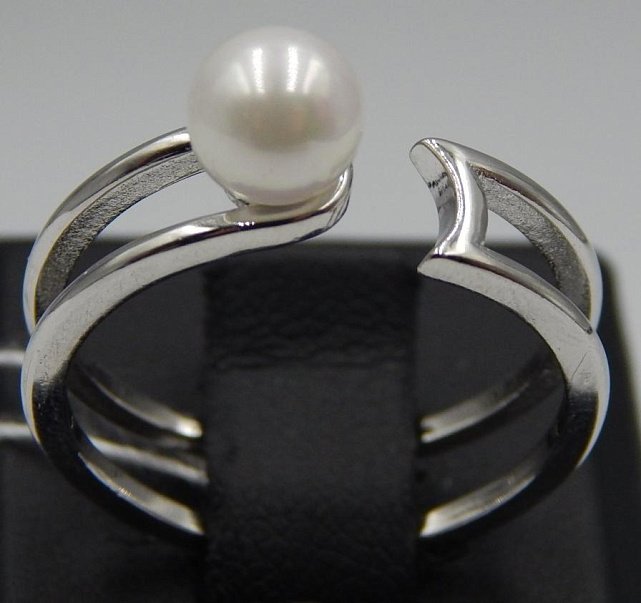 Срібна каблучка з перлами (32925153) 0
