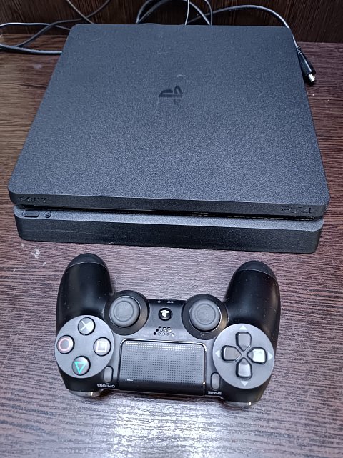 Ігрова приставка Sony PlayStation 4 Slim 1000GB 0