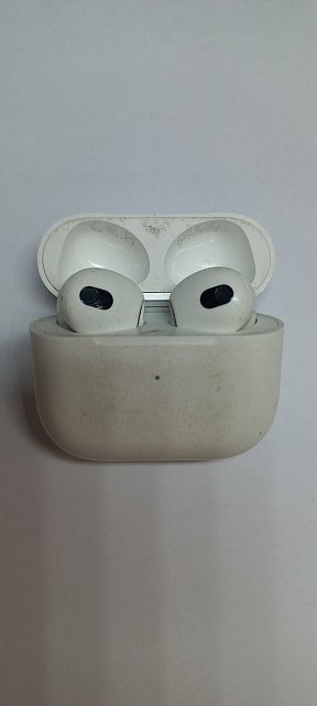 Наушники Apple AirPods 3 with MagSafe Charging Case (MME73) 0