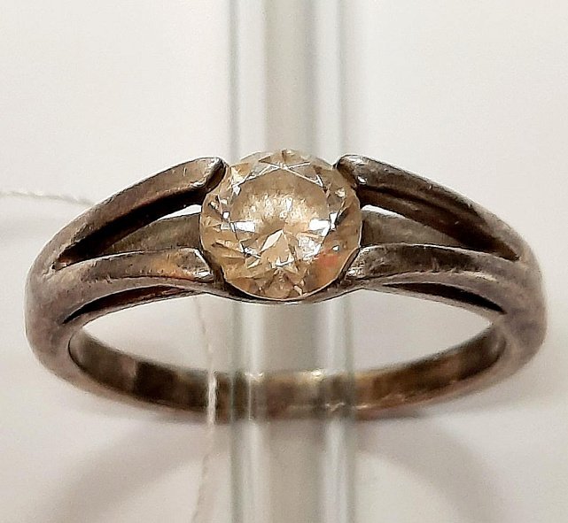 Серебряное кольцо с цирконием (33954353) 0