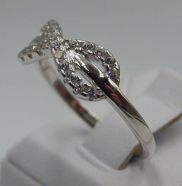 Серебряное кольцо с цирконием (33751190) 1