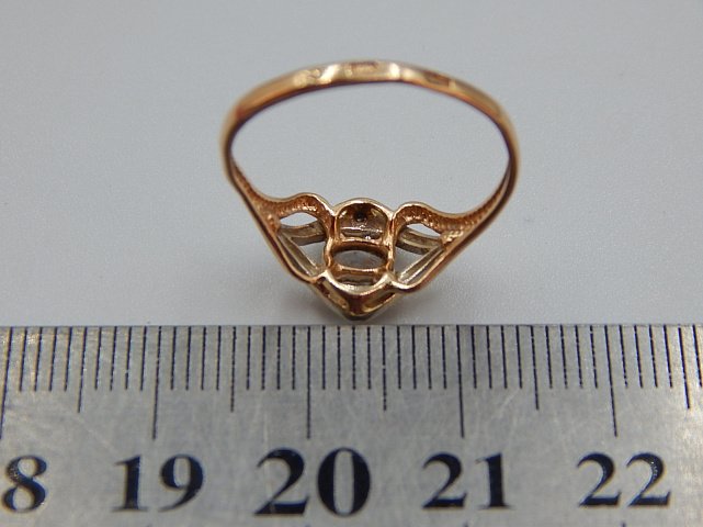 Кольцо из красного и белого золота с цирконием (30812903) 4