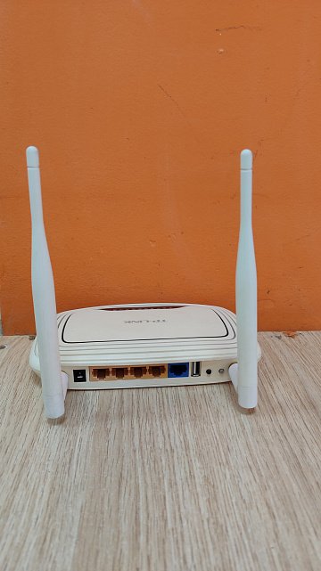 Маршрутизатор TP-Link TL-WR842ND 1