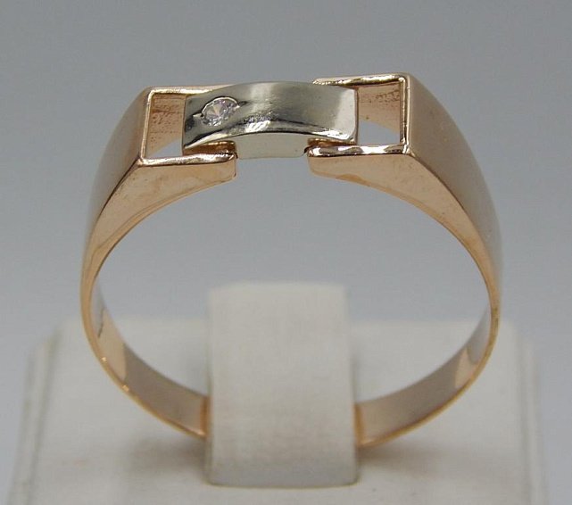 Перстень из красного и белого золота с цирконием (29220005) 1