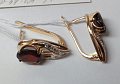 картинка Серьги из красного и белого золота с бриллиантом (-ми) и гранатом (9454509) 