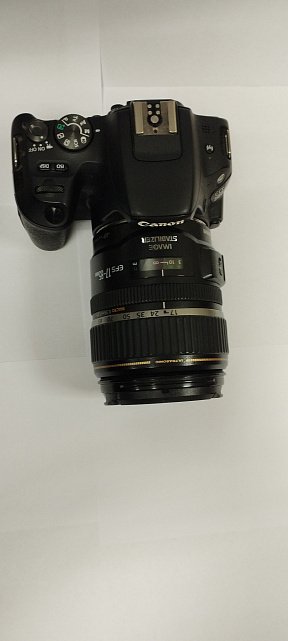 Фотоаппарат Canon EOS 200D 1
