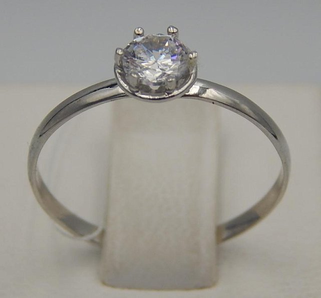 Серебряное кольцо с цирконием (30515361) 0